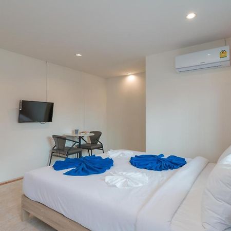 Отель Grey Door Patong Экстерьер фото